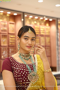 Spandana Palli Poses With Jewellery