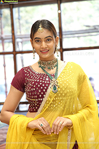 Spandana Palli Poses With Jewellery