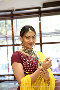 Spandana Palli Poses With Jewellery