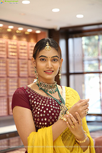 Spandana Palli Poses With Jewellery