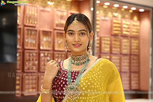 Spandana Palli Poses With Jewellery