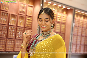 Spandana Palli Poses With Jewellery