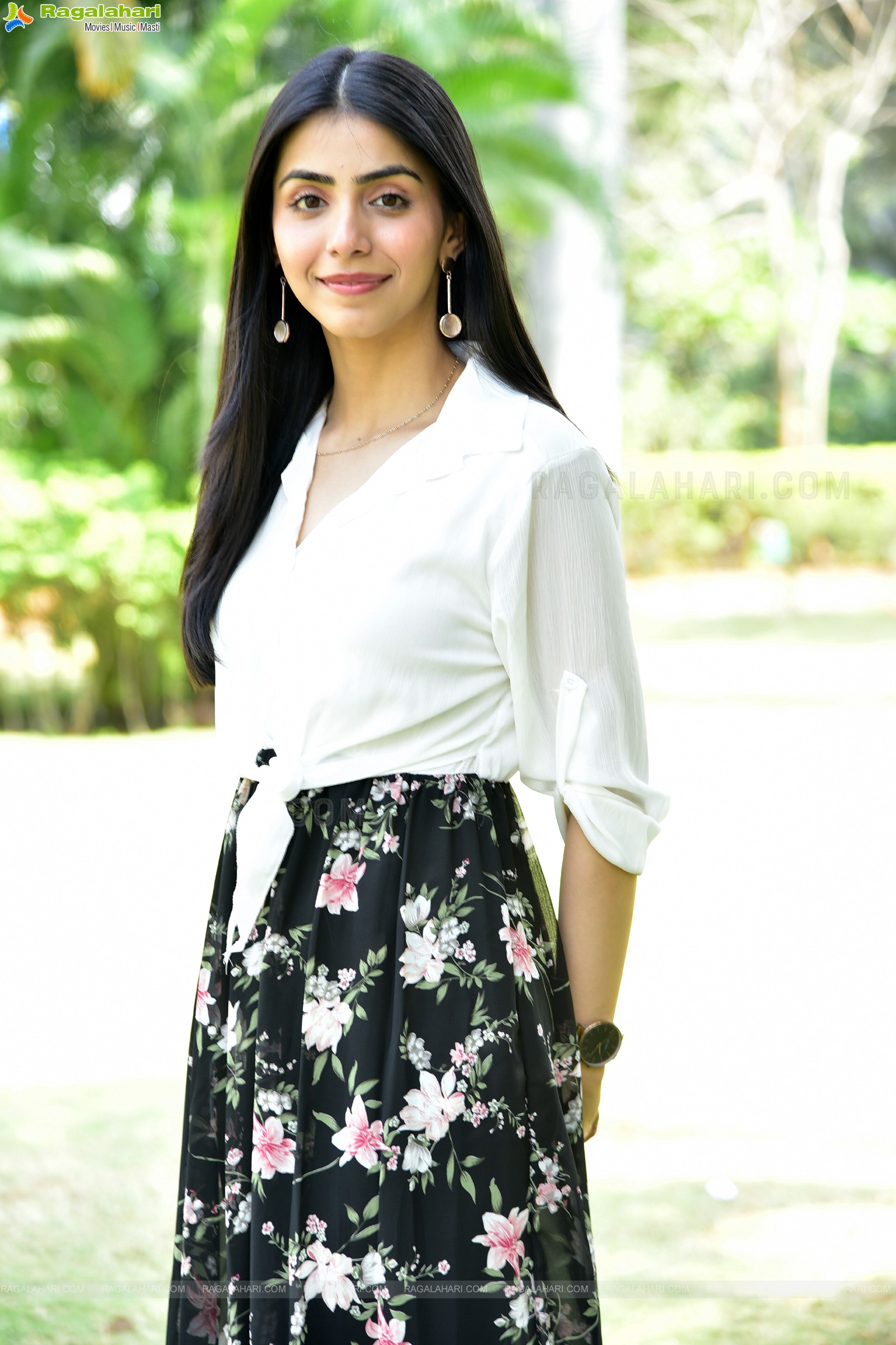 Tina Shilparaj at Writer Padmabhushan Movie Success Meet, HD Photo Gallery