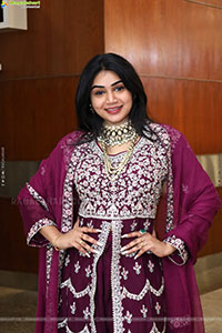 Bramarambika Poses with Designer Jewellery, HD Gallery