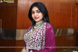 Bramarambika Poses with Designer Jewellery, HD Gallery