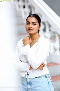 Jyothi Ramana Glamorous Photoshoot Stills, HD Gallery