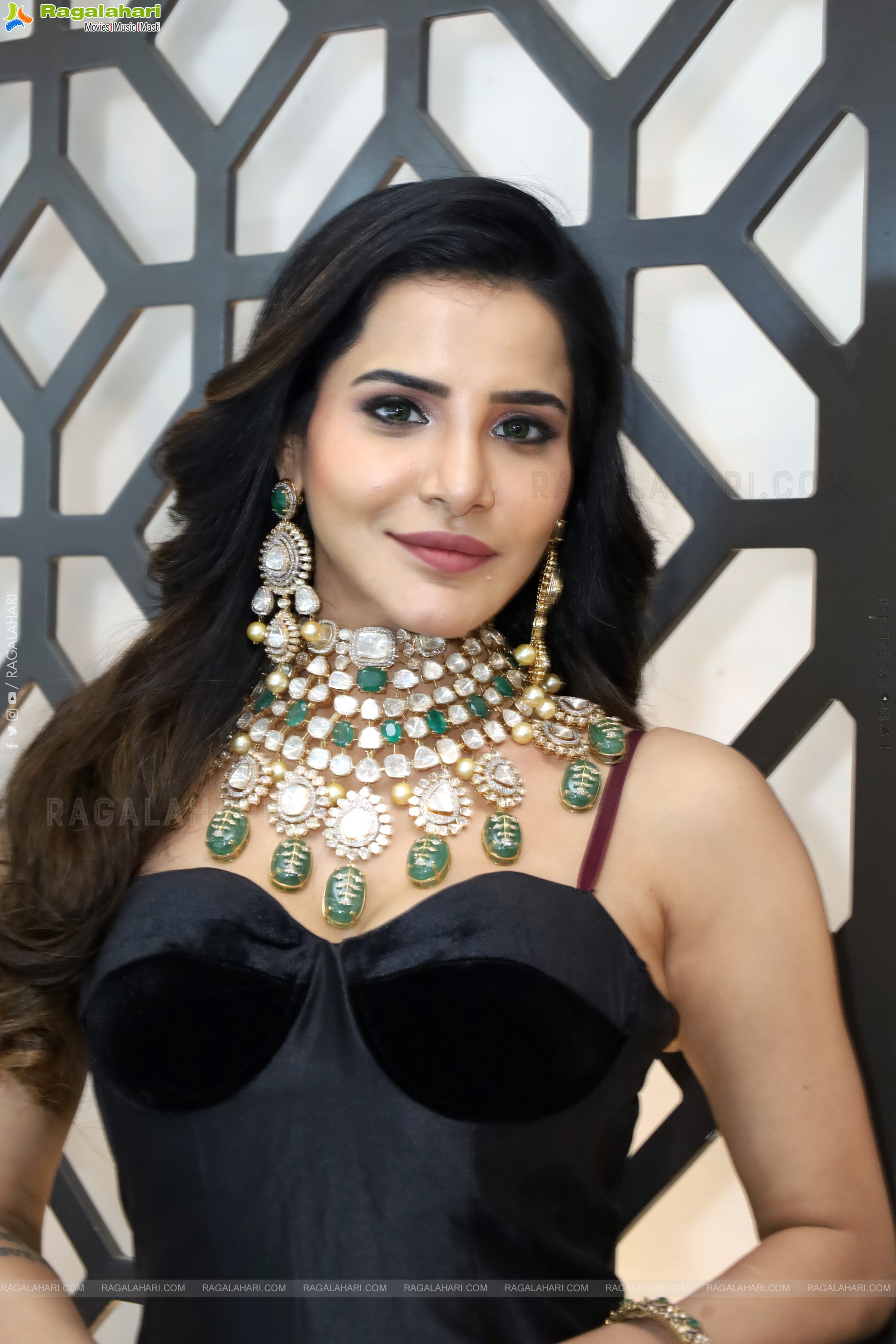 Ashu Reddy at Asia Jewels Exhibition, HD Gallery