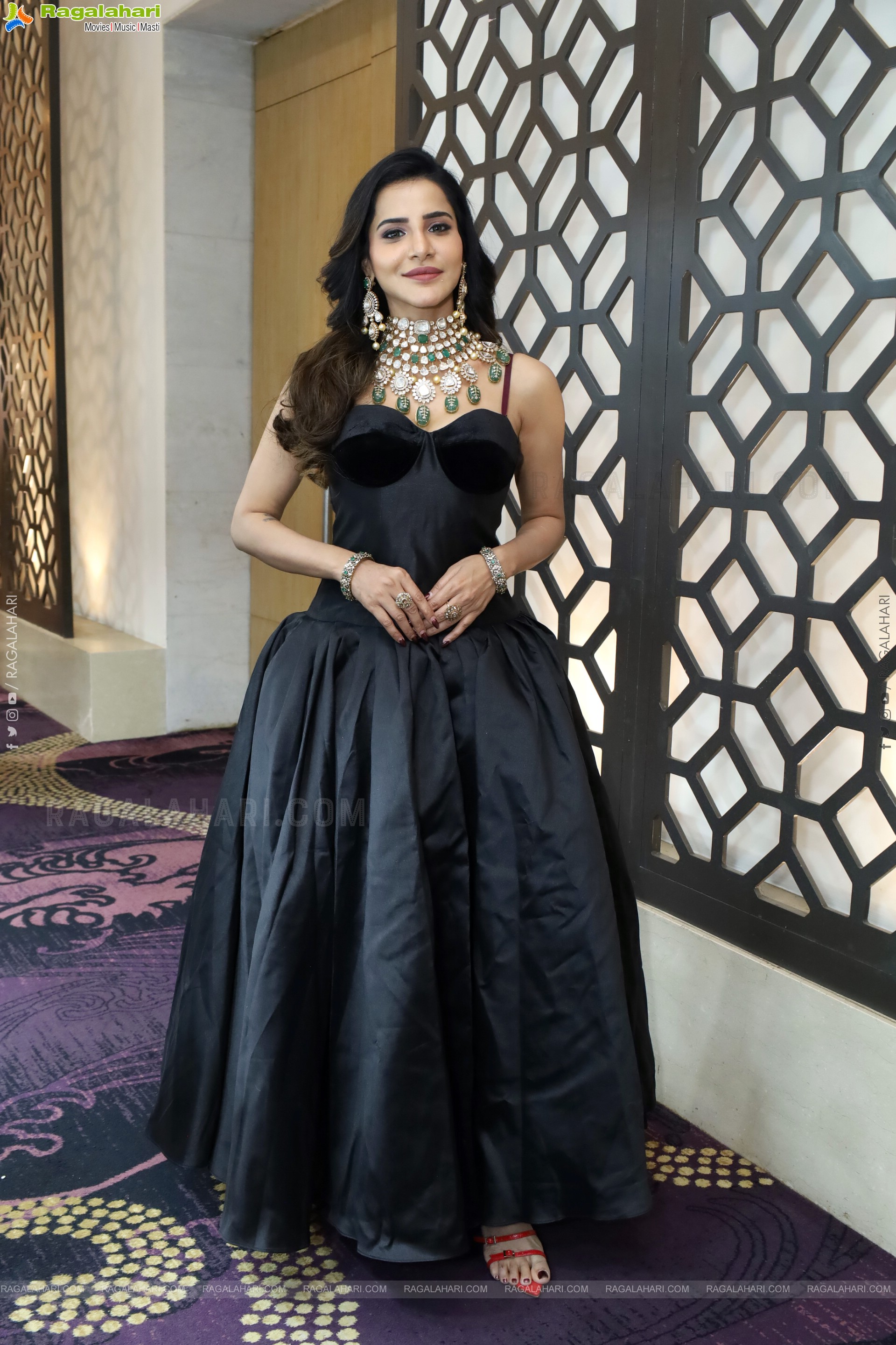 Ashu Reddy at Asia Jewels Exhibition, HD Gallery