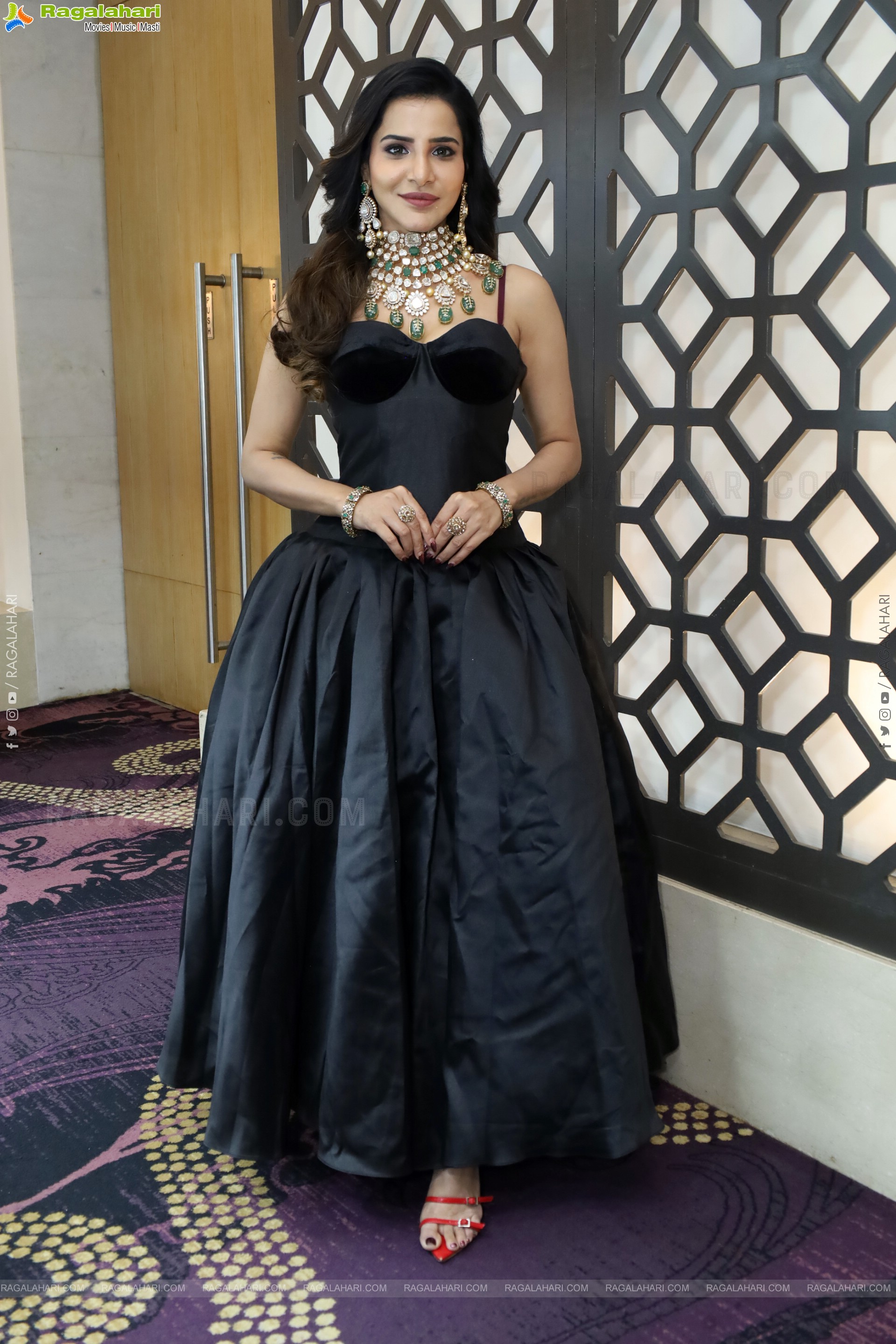 Ashu Reddy at Asia Jewels Exhibition, HD Gallery