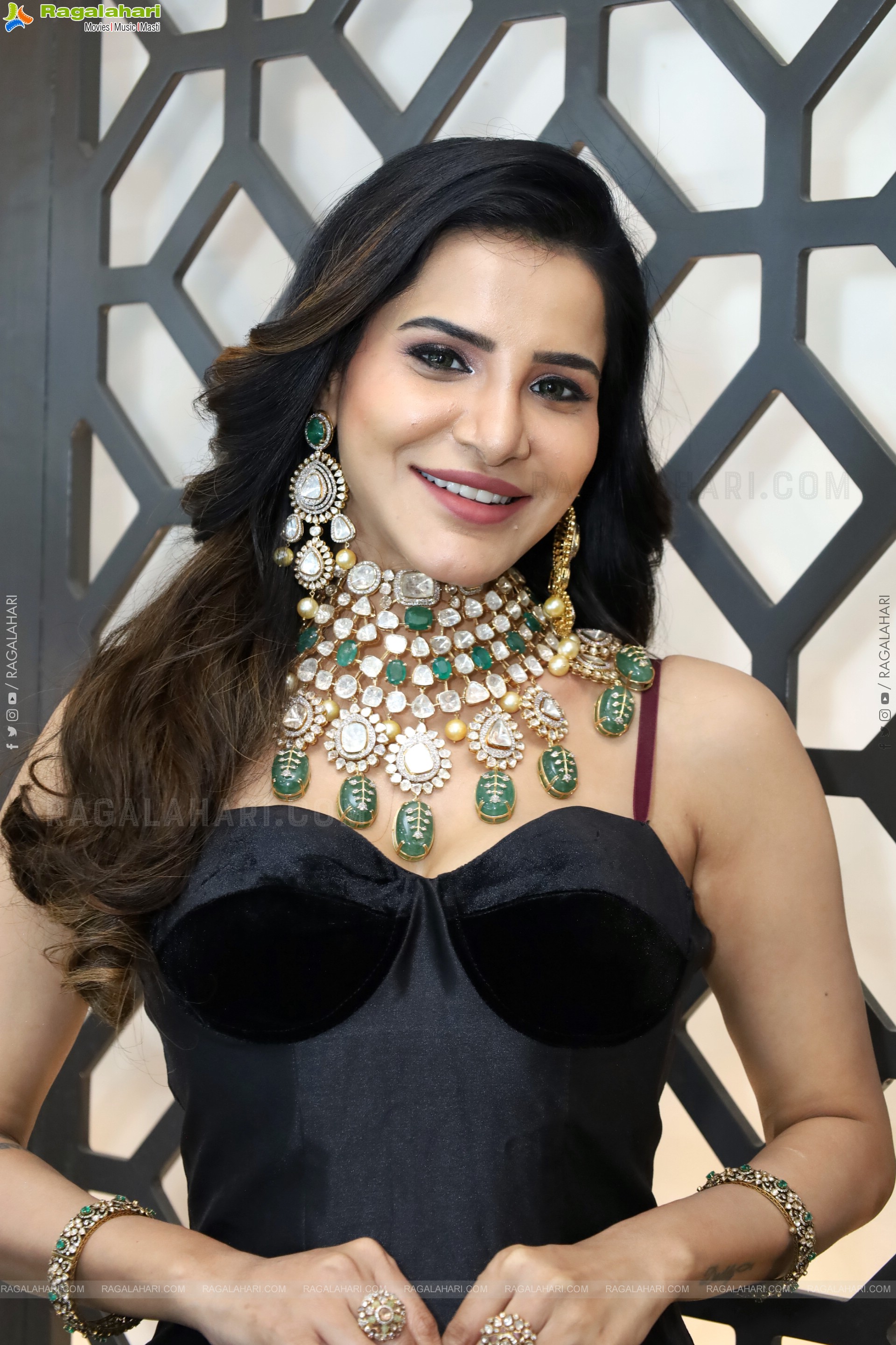 Ashu Reddy at Asia Jewels Exhibition, HD Gallery