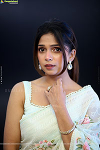 Ayaana at Alpha Movie Trailer Launch, HD Gallery