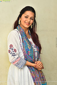 Bhumika Chawla at Euphoria Movie Press Meet, HD Gallery 