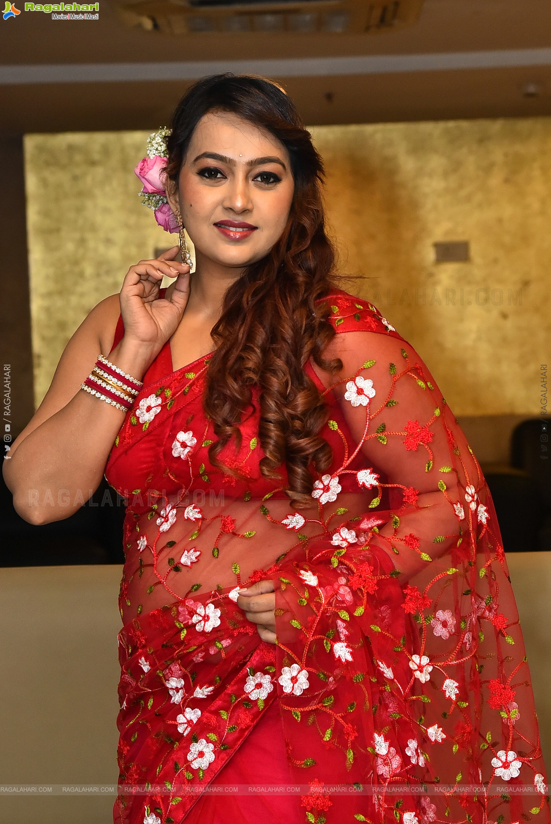 Ester Noronha at Amaravathiki Aahwanam Pre Release, HD Gallery