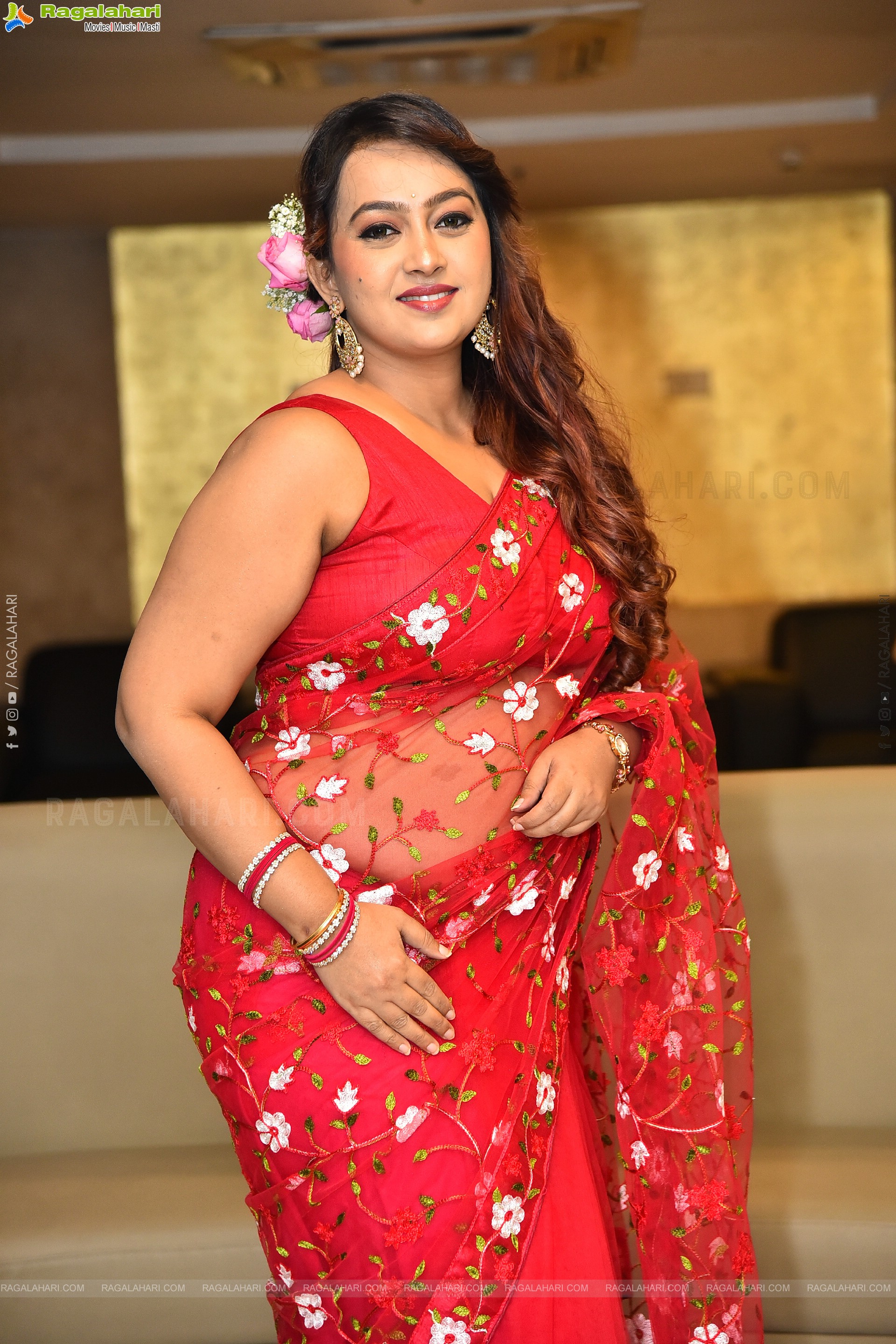 Ester Noronha at Amaravathiki Aahwanam Pre Release, HD Gallery