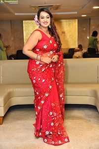 Ester Noronha at Amaravathiki Aahwanam Pre Release