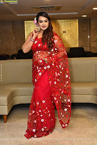 Ester Noronha at Amaravathiki Aahwanam Pre Release