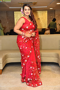 Ester Noronha at Amaravathiki Aahwanam Pre Release