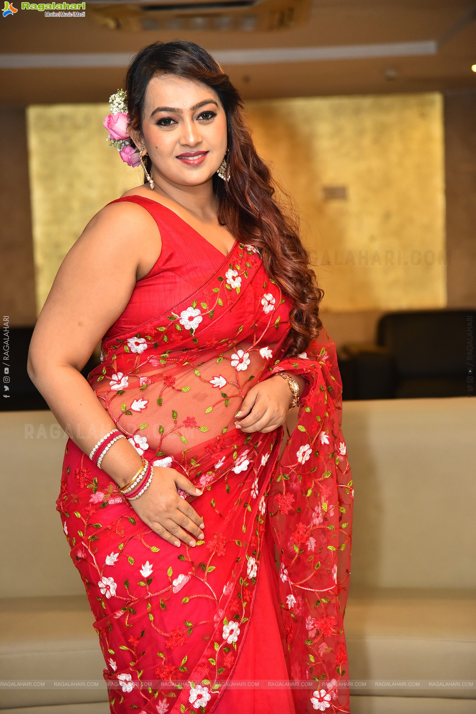 Ester Noronha at Amaravathiki Aahwanam Pre Release, HD Gallery