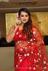 Ester Noronha at Amaravathiki Aahwanam Pre Release