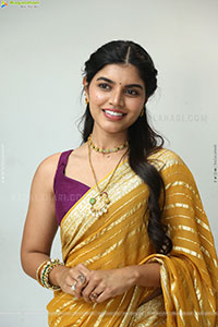 Gayathri Ramana at Mansion House Mallesh Teaser Launch