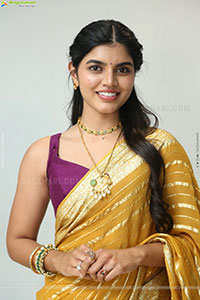 Gayathri Ramana at Mansion House Mallesh Teaser Launch