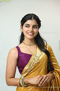 Gayathri Ramana at Mansion House Mallesh Teaser Launch