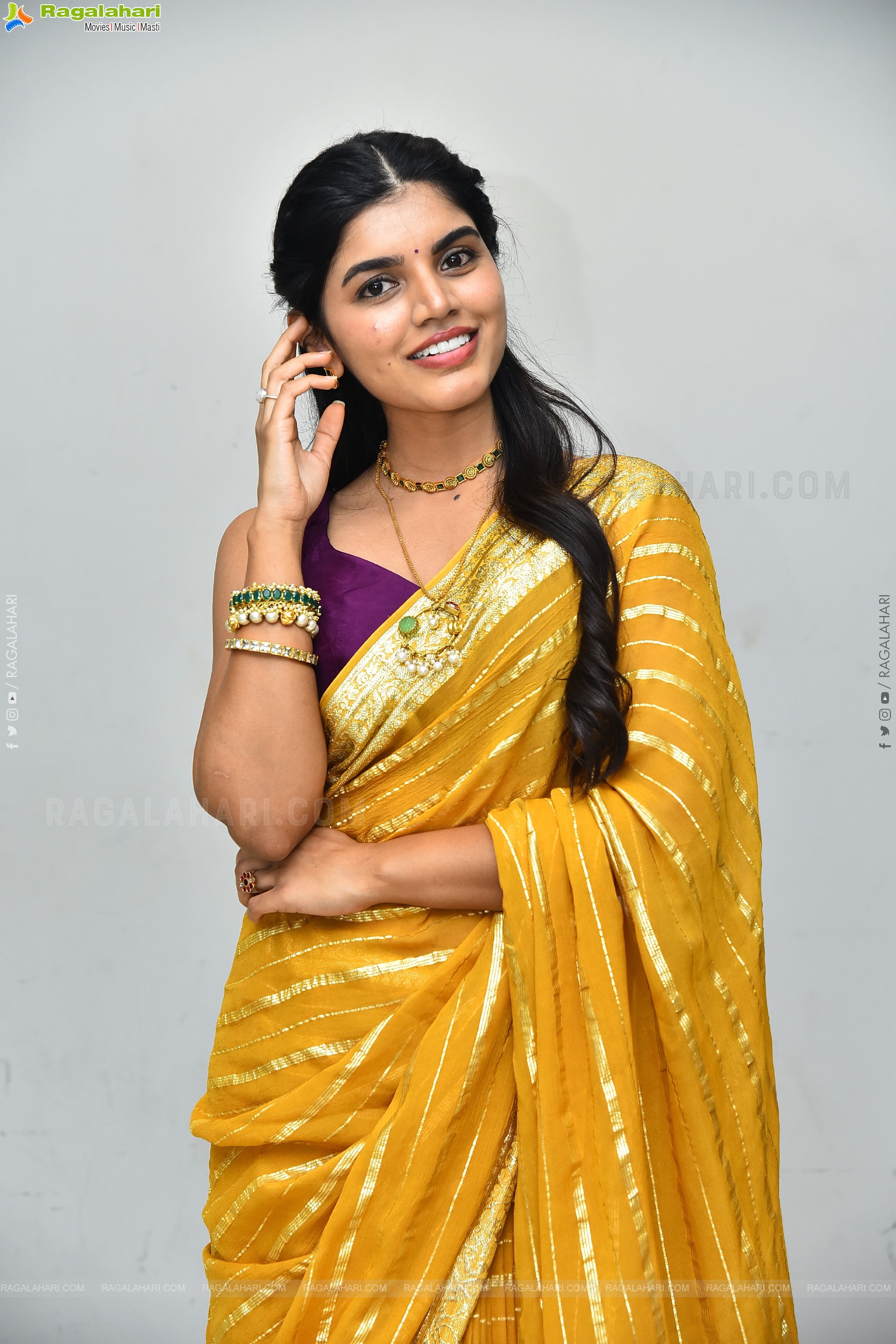 Gayathri Ramana at Mansion House Mallesh Teaser Launch, HD Gallery