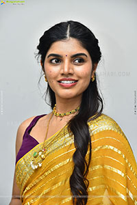 Gayathri Ramana at Mansion House Mallesh Teaser Launch