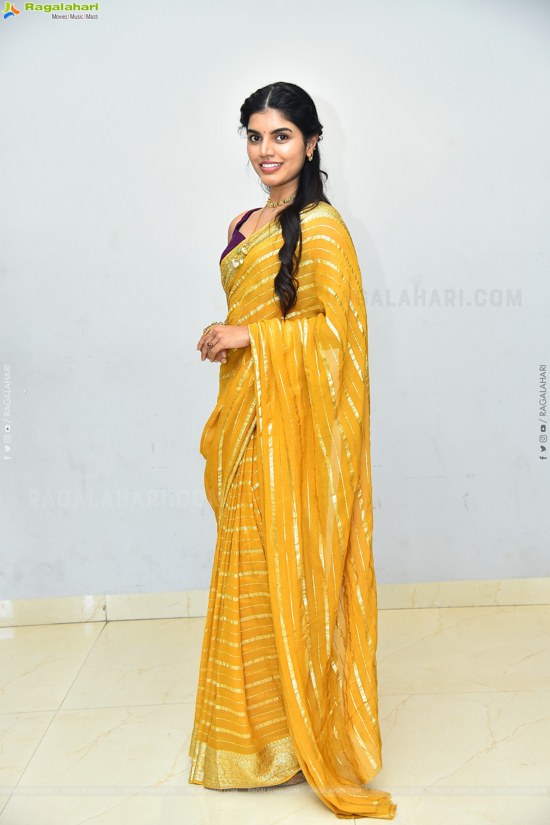 Gayathri Ramana at Mansion House Mallesh Teaser Launch, HD Gallery