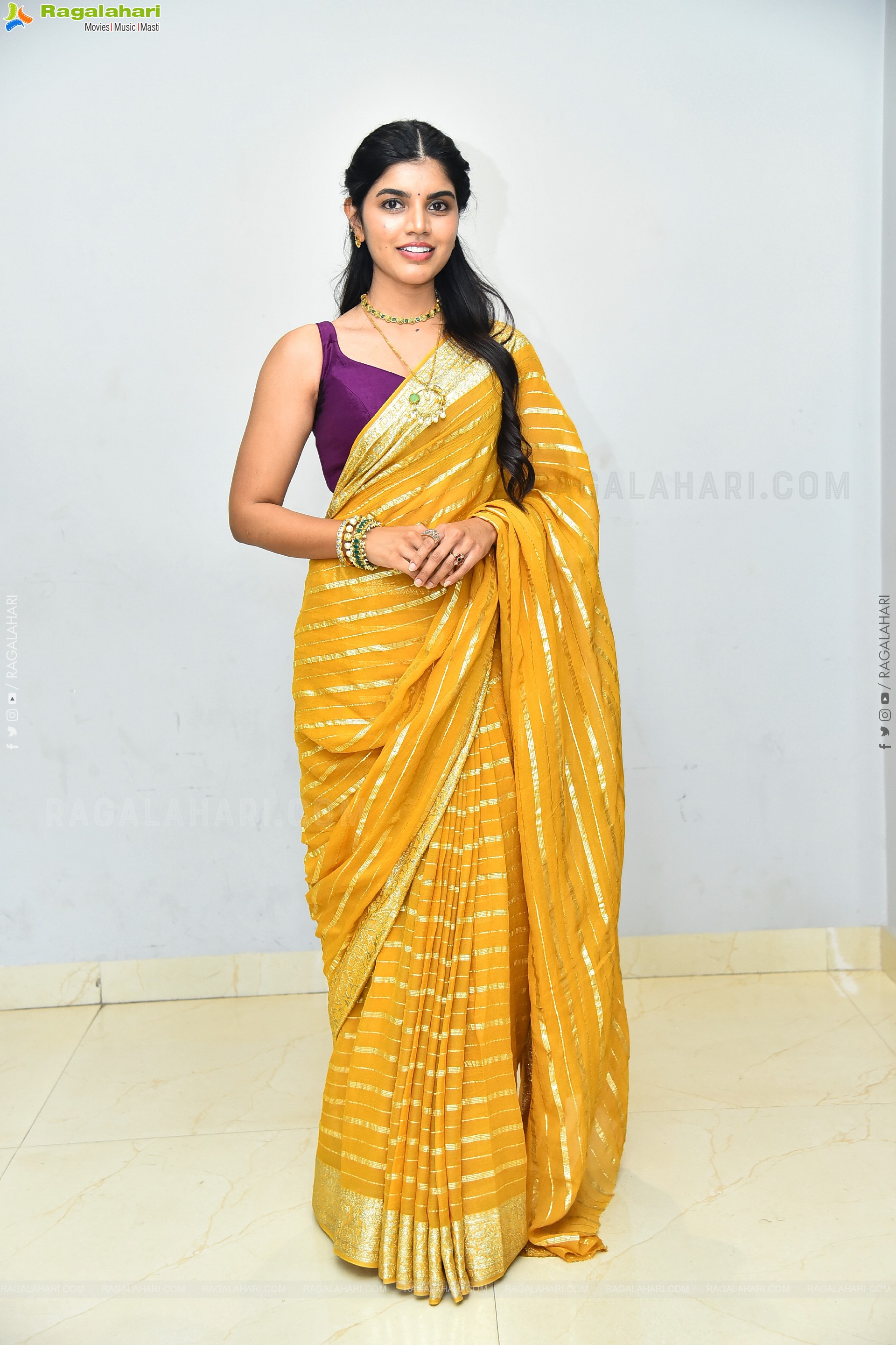 Gayathri Ramana at Mansion House Mallesh Teaser Launch, HD Gallery