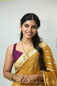 Gayathri Ramana at Mansion House Mallesh Teaser Launch