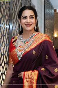 Himaja Poses with Designer Jewellery, HD Gallery