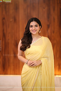 Kayadu Lohar stills in Yellow Saree, HD Gallery