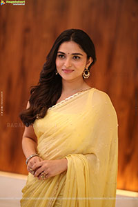 Kayadu Lohar stills in Yellow Saree, HD Gallery