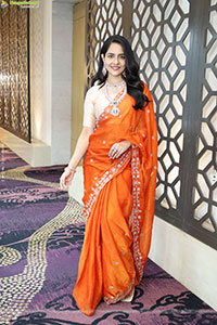 Malvi Malhotra Poses with Jewellery, HD Gallery