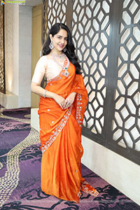 Malvi Malhotra Poses with Jewellery, HD Gallery