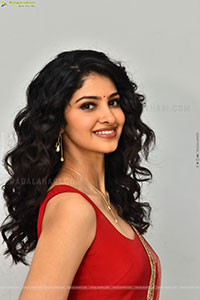 Manasa Varanasi at Couple Friendly Movie Press Meet