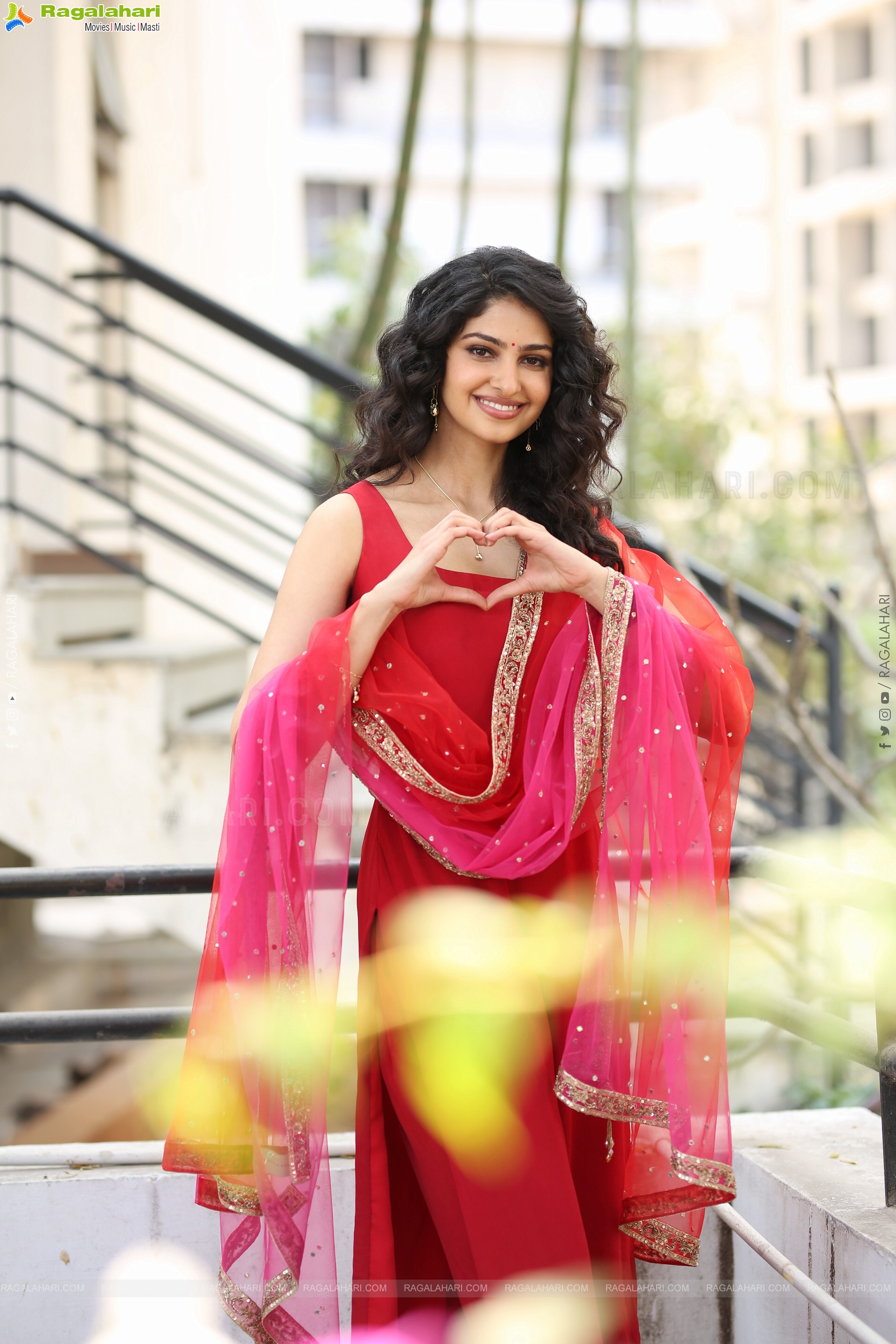 Manasa Varanasi at Couple Friendly Movie Press Meet, HD Gallery