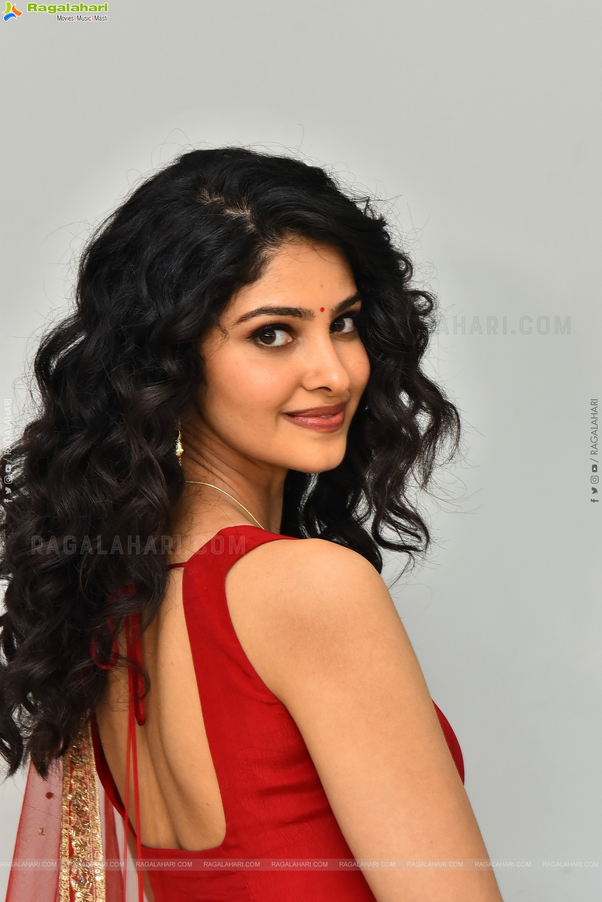 Manasa Varanasi at Couple Friendly Movie Press Meet, HD Gallery