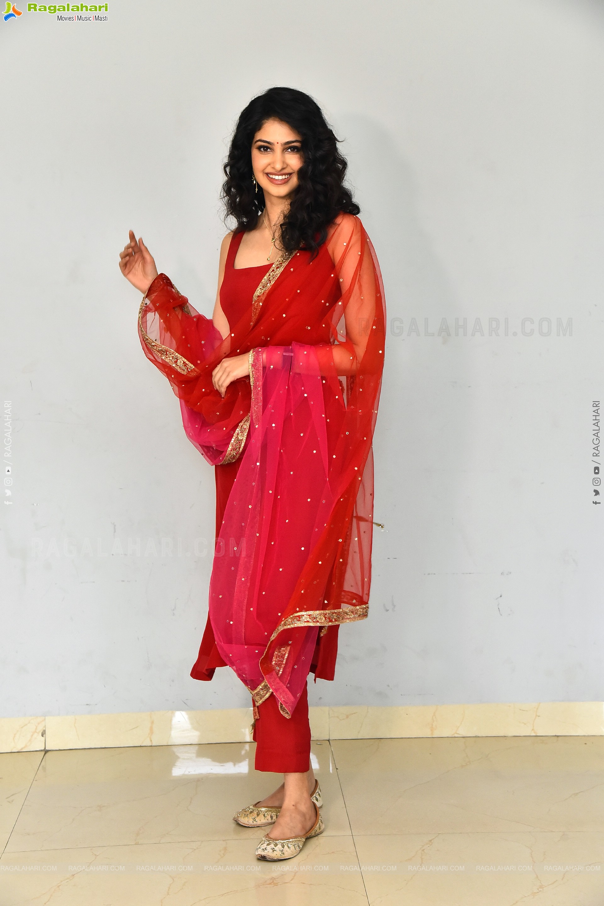 Manasa Varanasi at Couple Friendly Movie Press Meet, HD Gallery