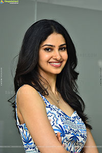 Manasa Varanasi at Couple Friendly Interview, HD Gallery