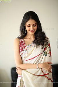 Manasa Varanasi at Couple Friendly Thanks Meet