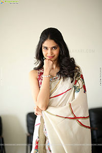 Manasa Varanasi at Couple Friendly Thanks Meet