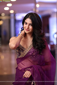 Manasa Varanasi Beautiful Stills in Saree, HD Gallery