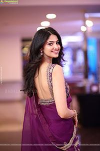 Manasa Varanasi Beautiful Stills in Saree, HD Gallery