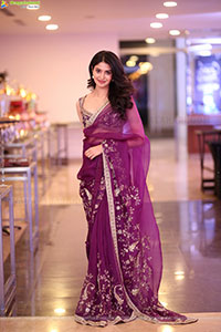 Manasa Varanasi Beautiful Stills in Saree, HD Gallery