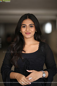 Nayan Sarika at Vishnu Vinyasam Movie Interview