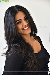 Nayan Sarika at Vishnu Vinyasam Movie Interview