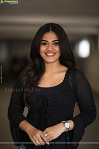 Nayan Sarika at Vishnu Vinyasam Movie Interview