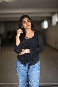 Nayan Sarika at Vishnu Vinyasam Movie Interview